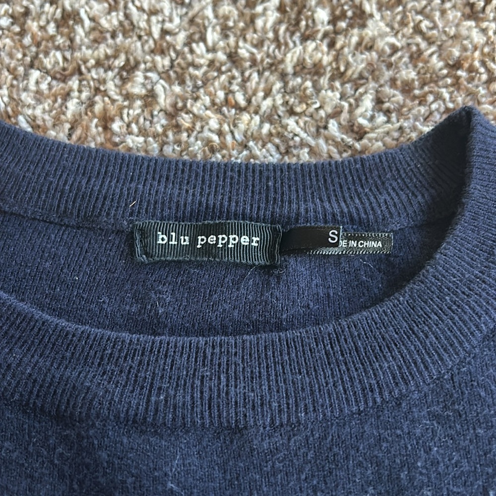 Sweater - Picture 4 of 4
